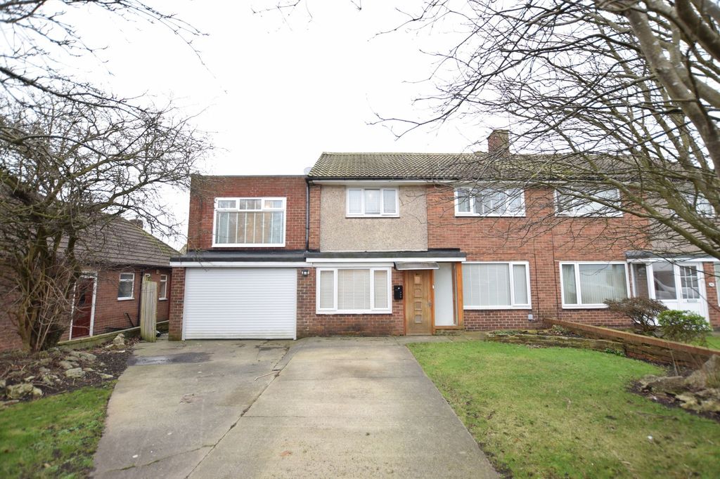 Property photo 1 of 14 External