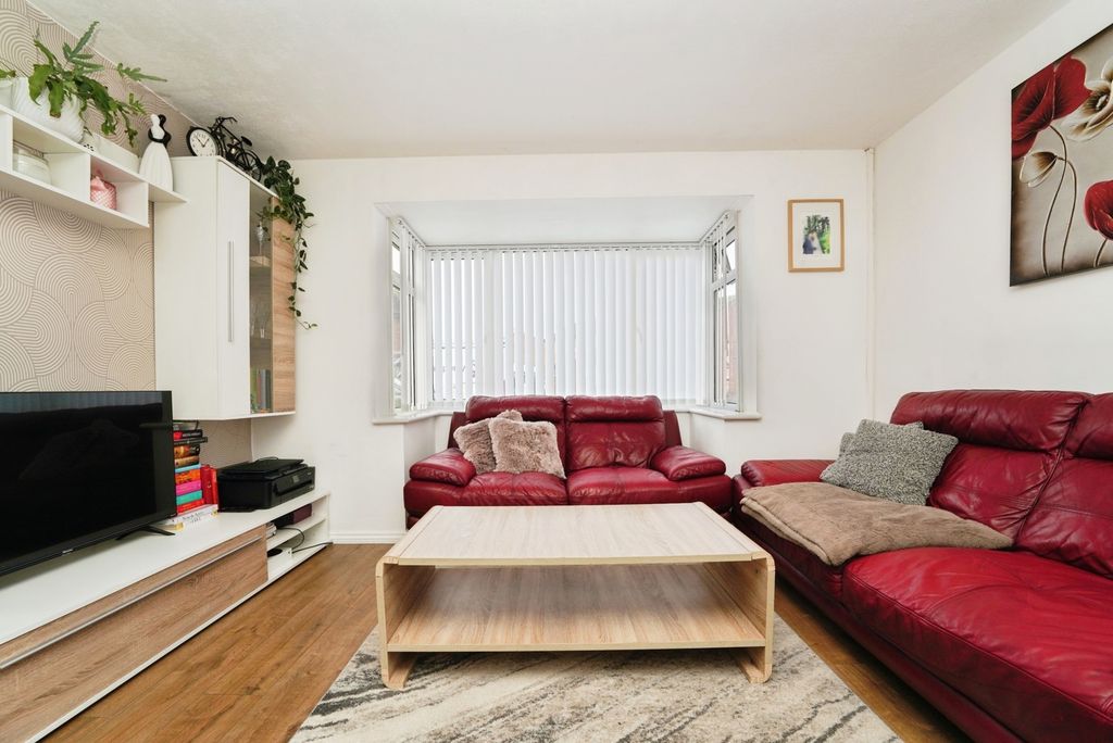 Property photo 3 of 15 Photo