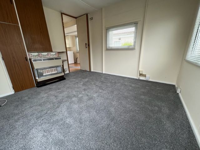 Property photo 3 of 11 Image