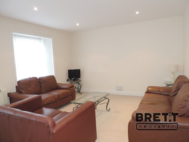 Additional image 9 of 6 bed flat for sale4 Victoria Road, Milford Haven, Pembrokeshire. SA73