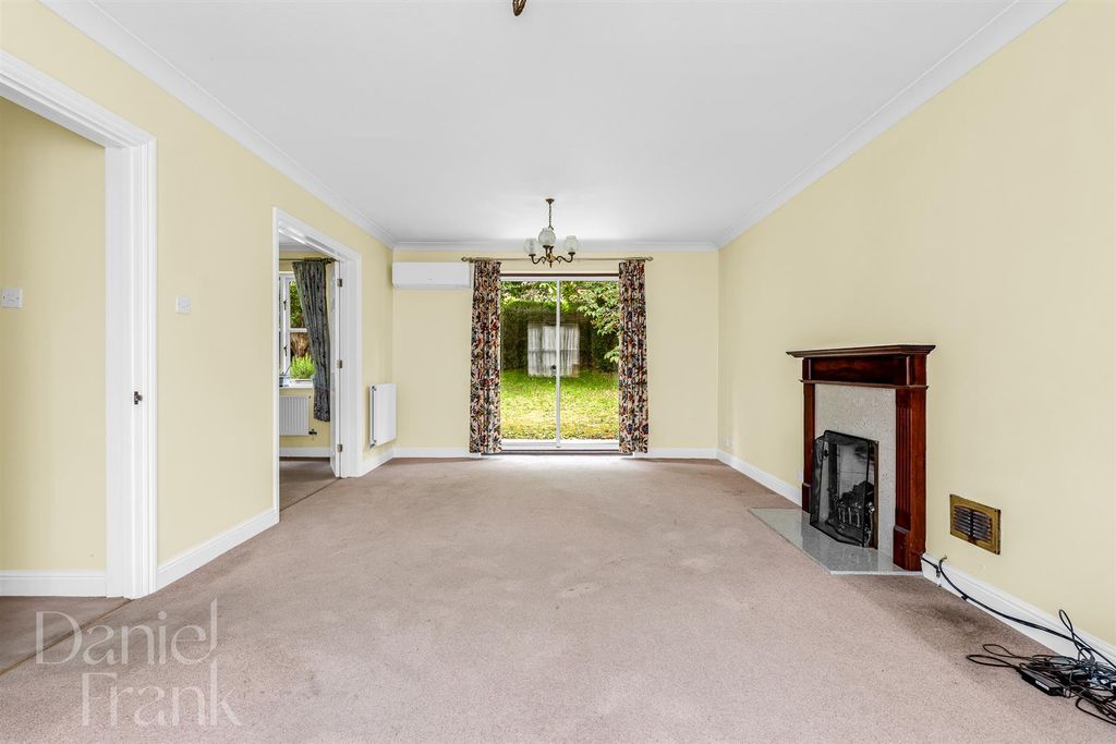 Property photo 3 of 27