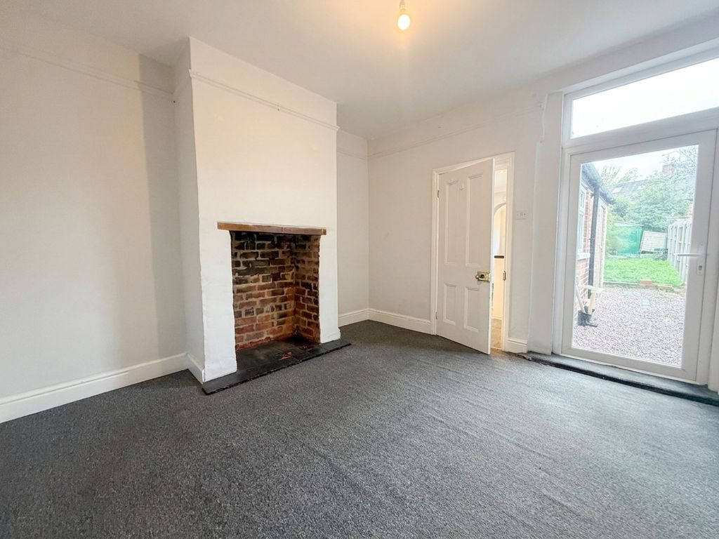 Property photo 3 of 9 Dining Room