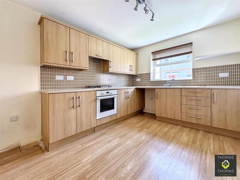 Property photo 3 of 13