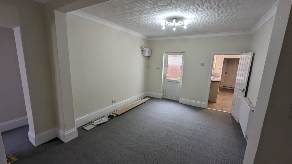 Property photo 3 of 7 Lounge.Jpg