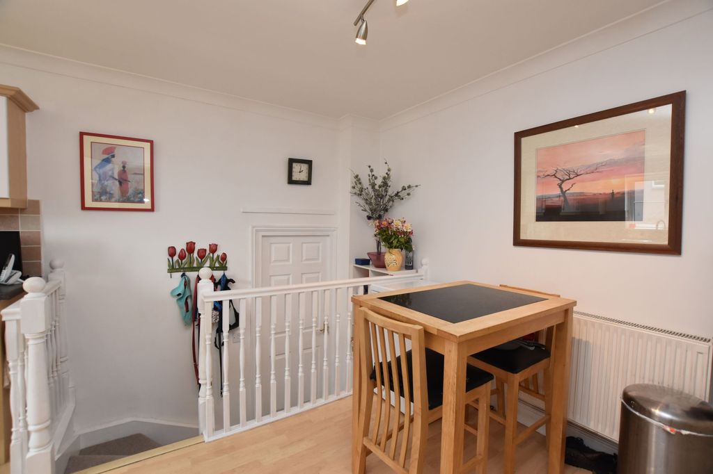 Property photo 3 of 25