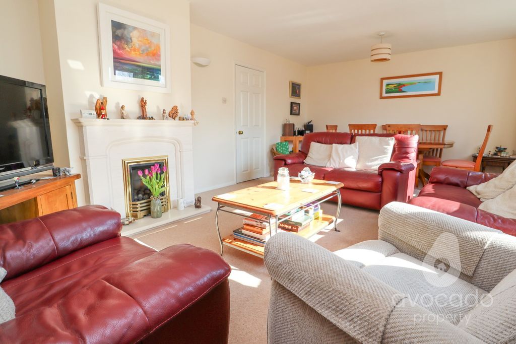 Property photo 2 of 15 5020454