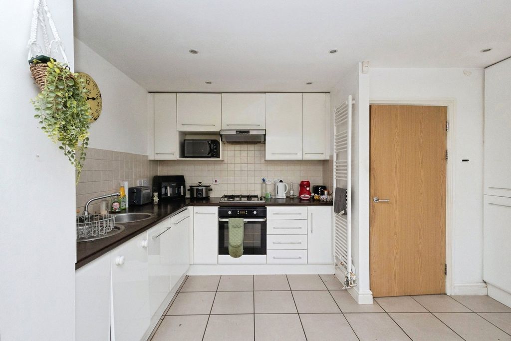 Property photo 2 of 17 Pbox-Img.Jpg