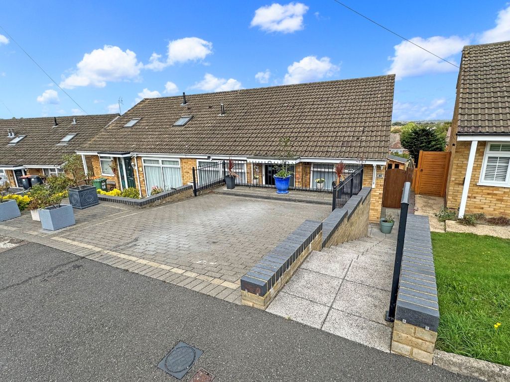 Property photo 2 of 19 4488092