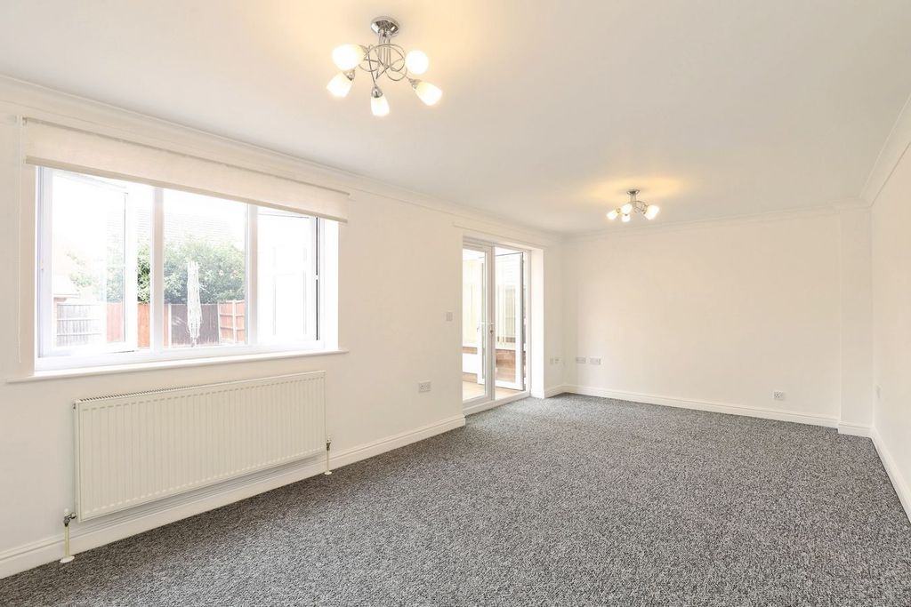 Property photo 3 of 25
