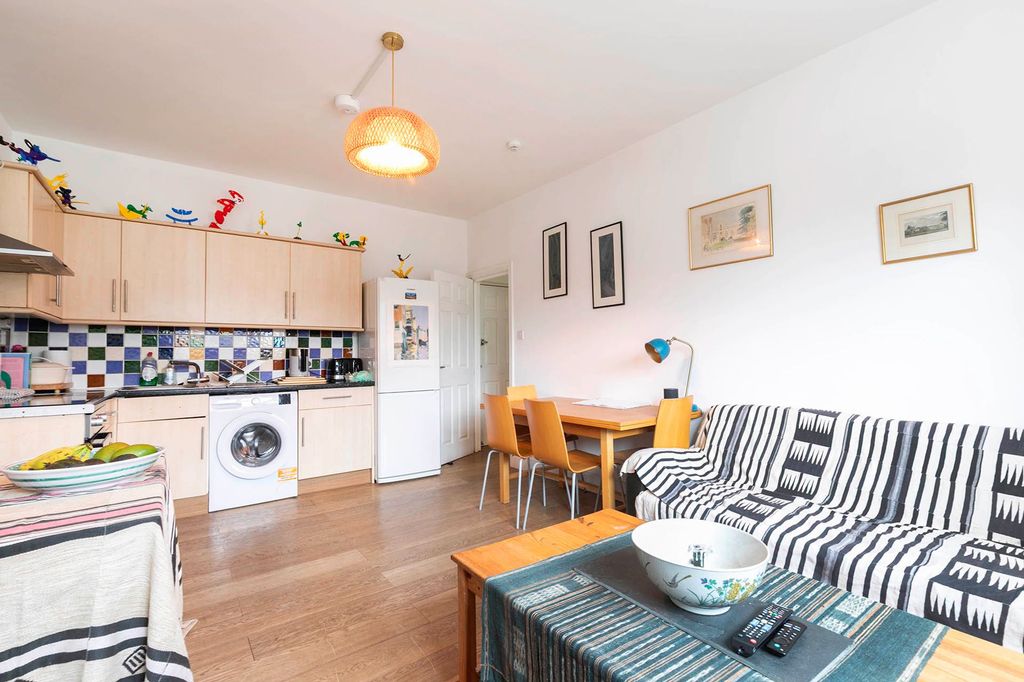 Property photo 3 of 8