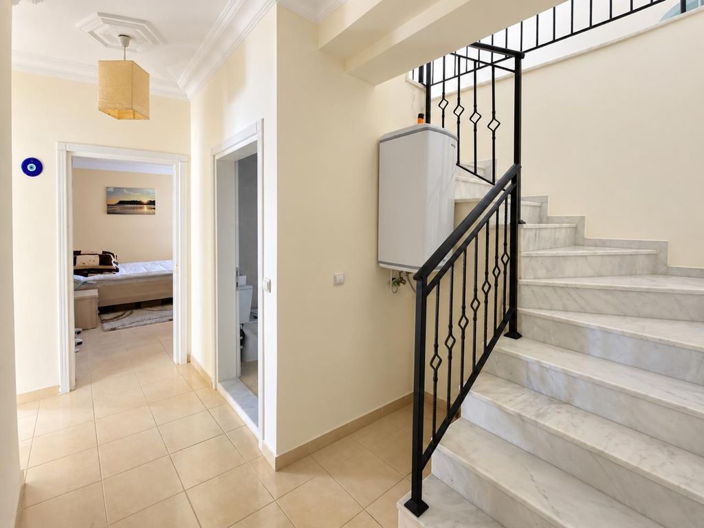 Property photo 3 of 25 A Sea View Two-Storey Didim Penthouse For Sale – Hallway