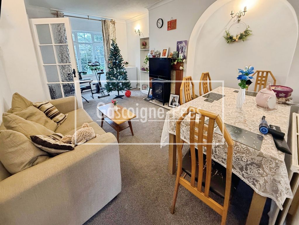 Property photo 3 of 9