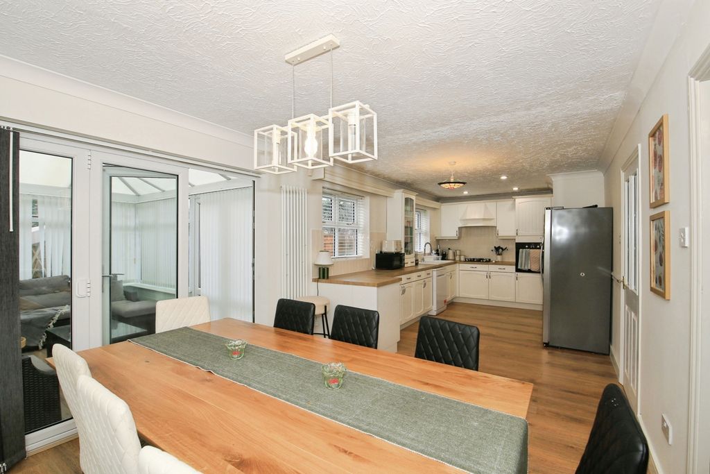 Property photo 2 of 20 Pbox-Img.Jpg