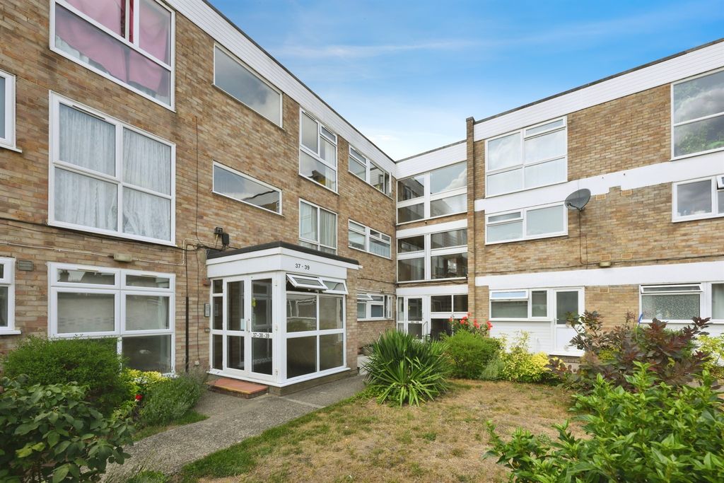 Property photo 1 of 17