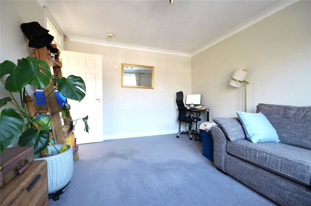 Property photo 2 of 18 Living Room