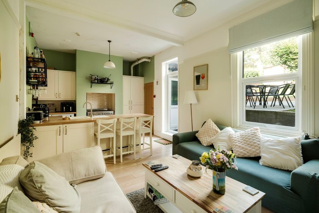 Property photo 2 of 14 Kitchen/Dining/Sitting Room