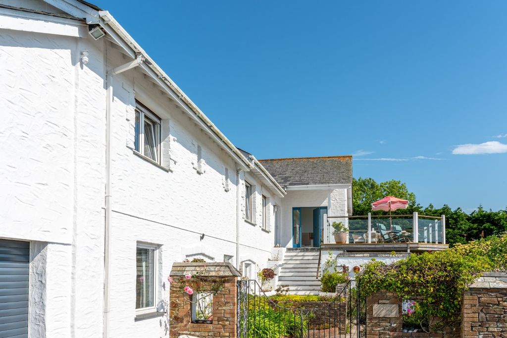 Property photo 1 of 31 3721580