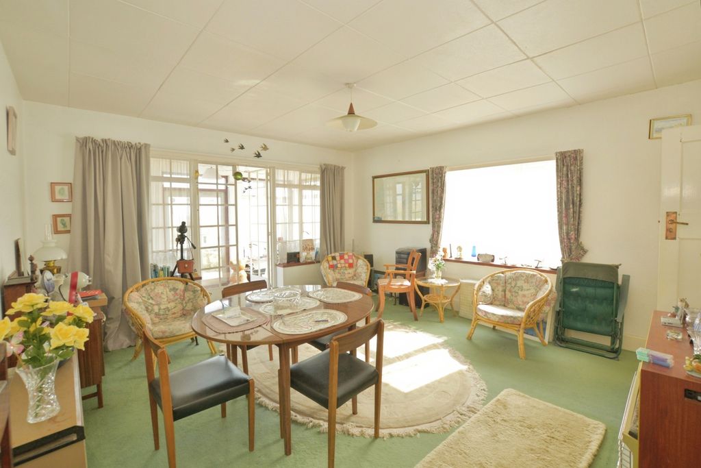 Property photo 2 of 17 Photo