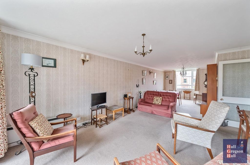 Property photo 3 of 17 7c8c3631-98Ca-4Dba-8605-1c3F132798Dd.Jpg