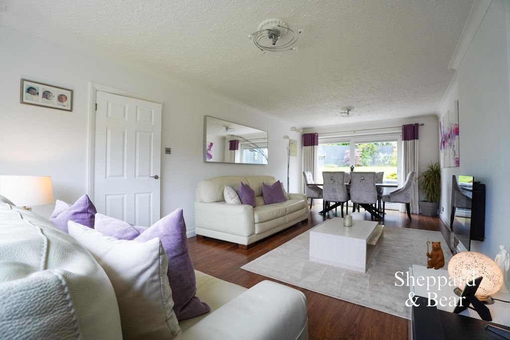 Property photo 2 of 49 Living Room