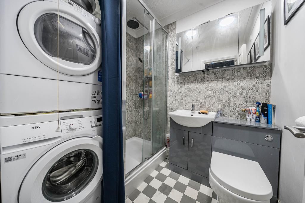 Property photo 2 of 20 Bathroom