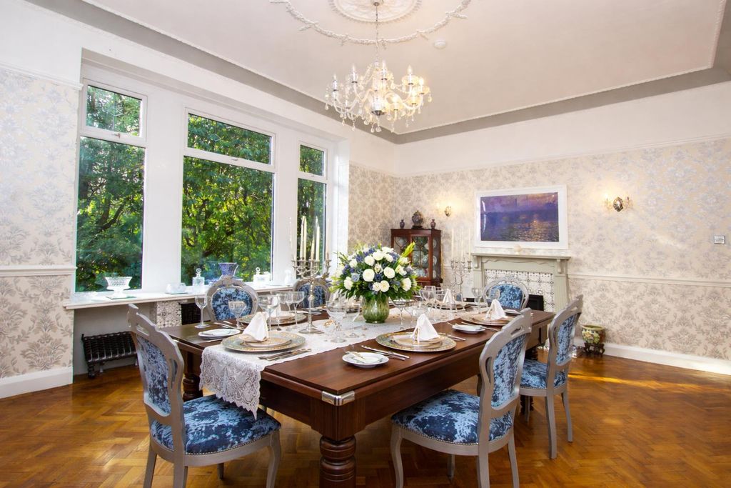 Property photo 2 of 40