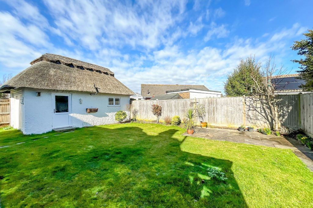 Property photo 2 of 19 Picture No. 16