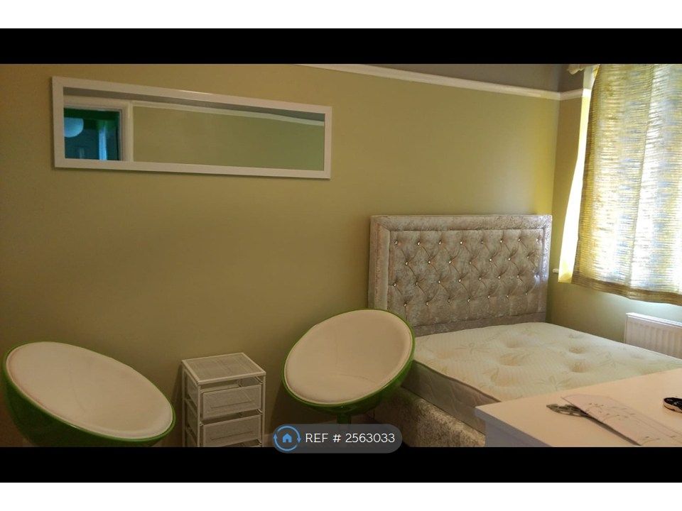 Property photo 1 of 7 Room
