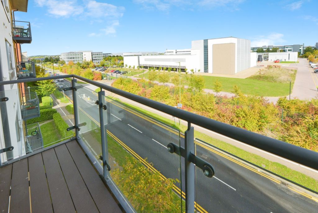 Property photo 2 of 20