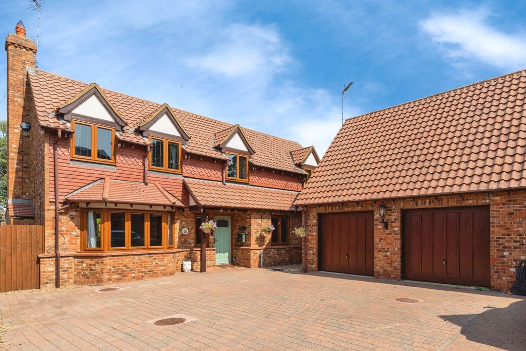 Property photo 1 of 28 Img_8104
