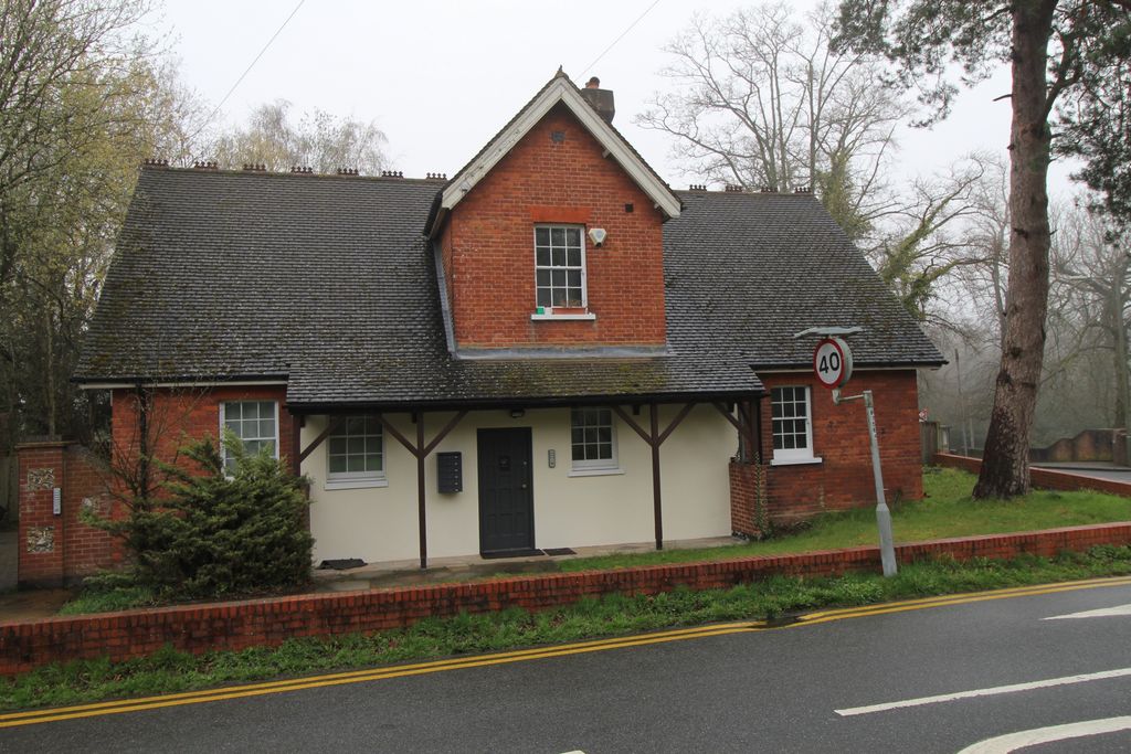 Property photo 1 of 11 Photo 11