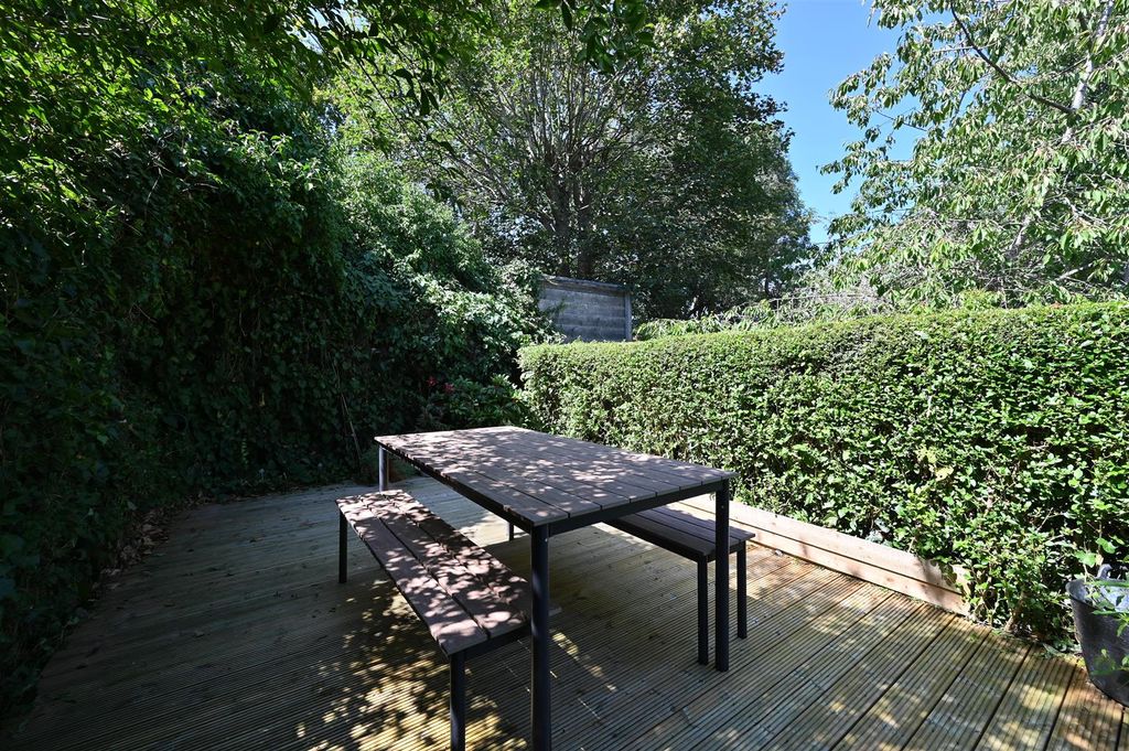 Property photo 2 of 28 Table New.Jpg