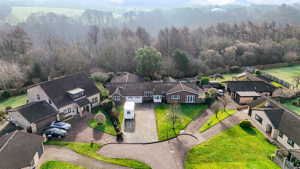 Property photo 1 of 31