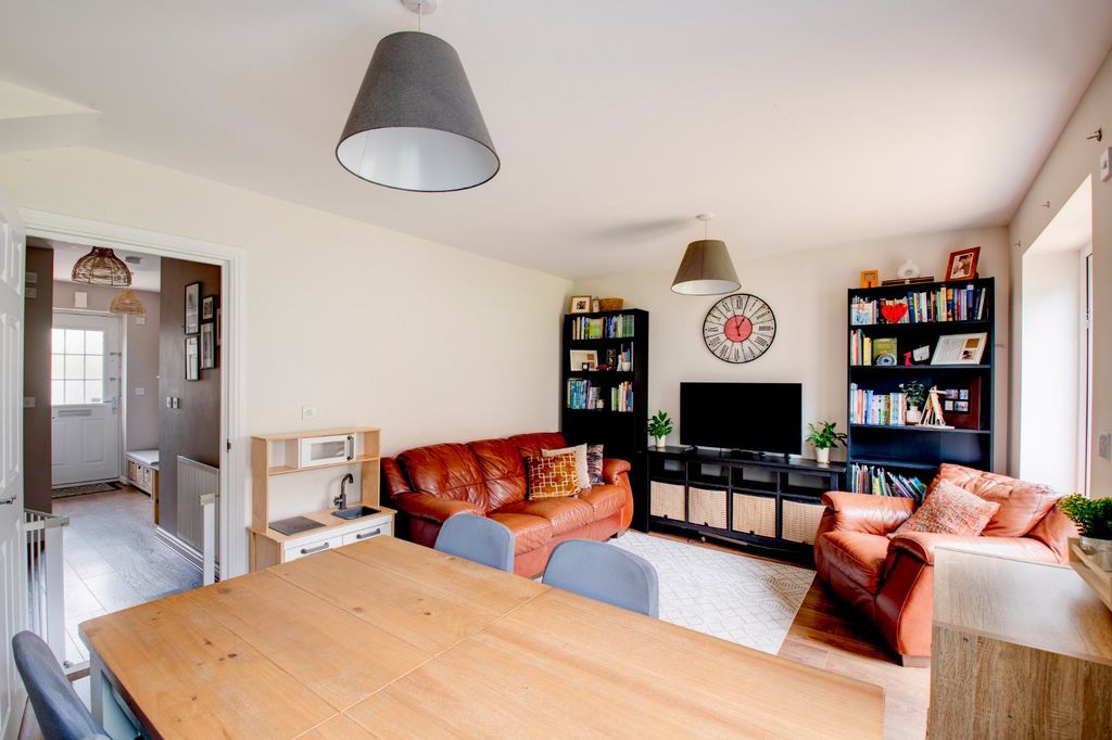 Property photo 3 of 19 Picture No. 06