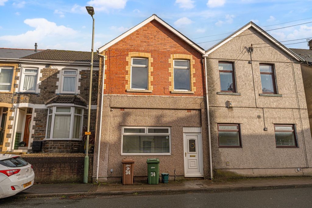 Property photo 1 of 31