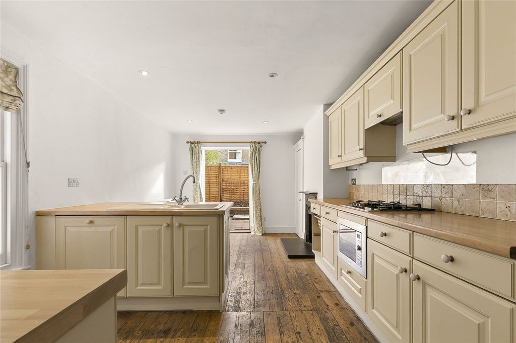 Property photo 3 of 16 Picture No. 24