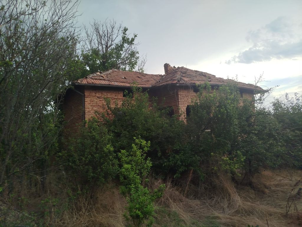 Property photo 2 of 3