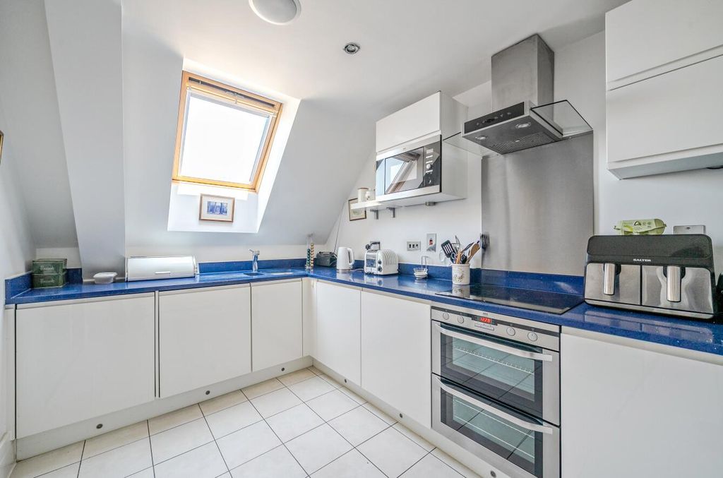 Property photo 2 of 21 Image