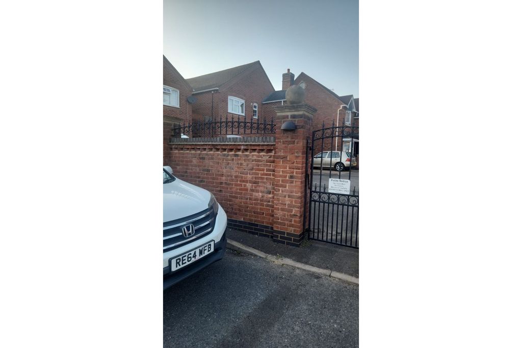 Property photo 2 of 22