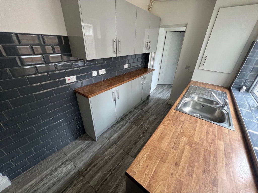 Property photo 2 of 16 Picture No. 08