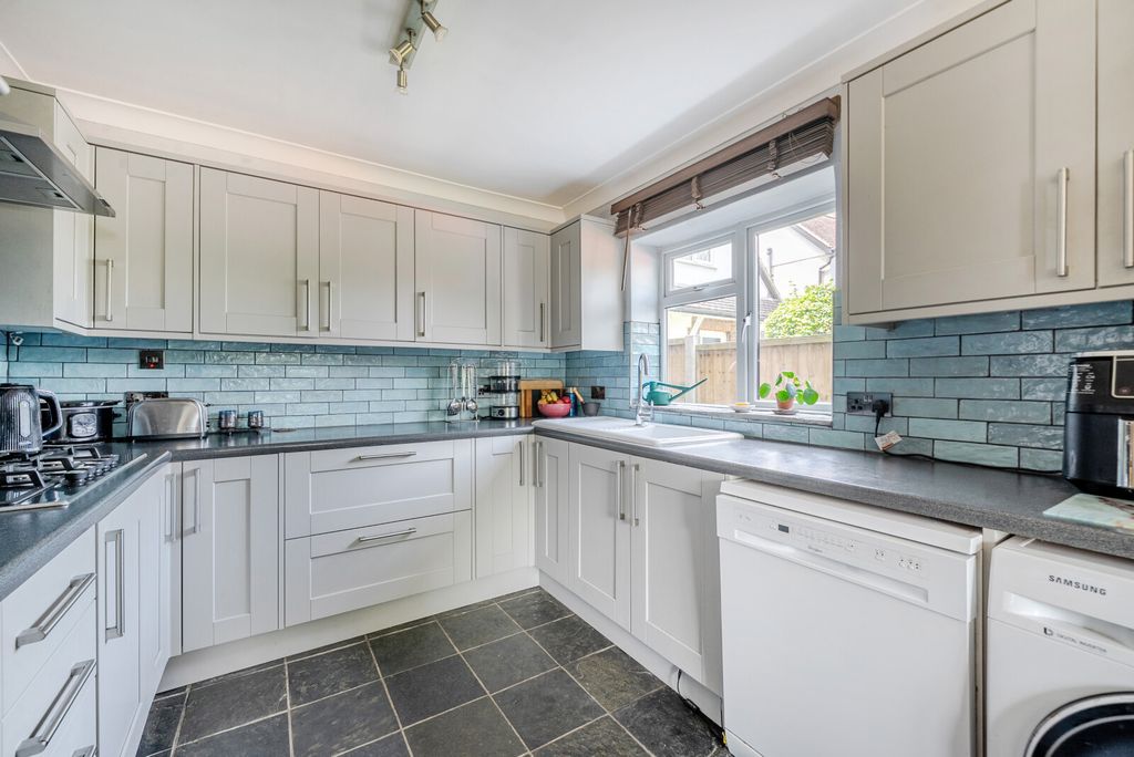 Property photo 3 of 22 1482137-20-6A3E6B...