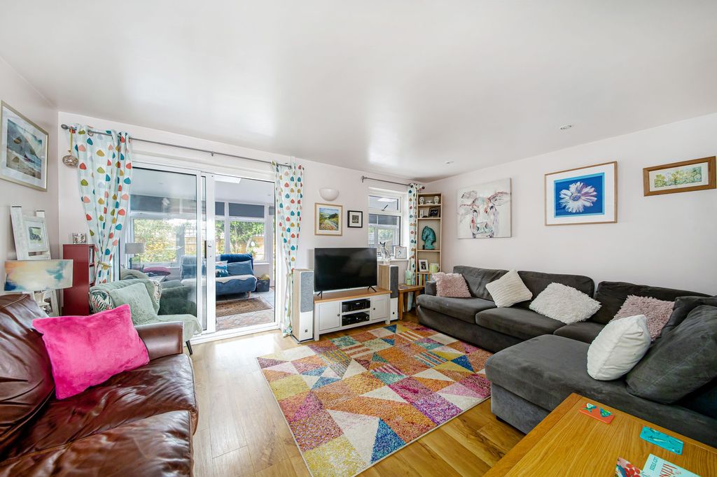 Property photo 2 of 17