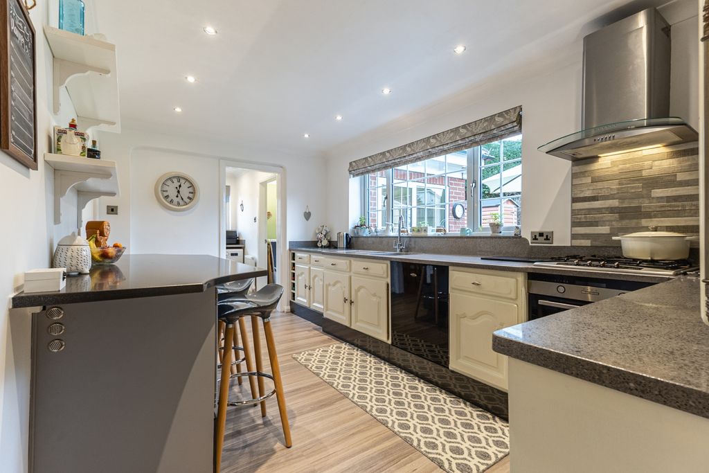 Property photo 3 of 28 Kitchen