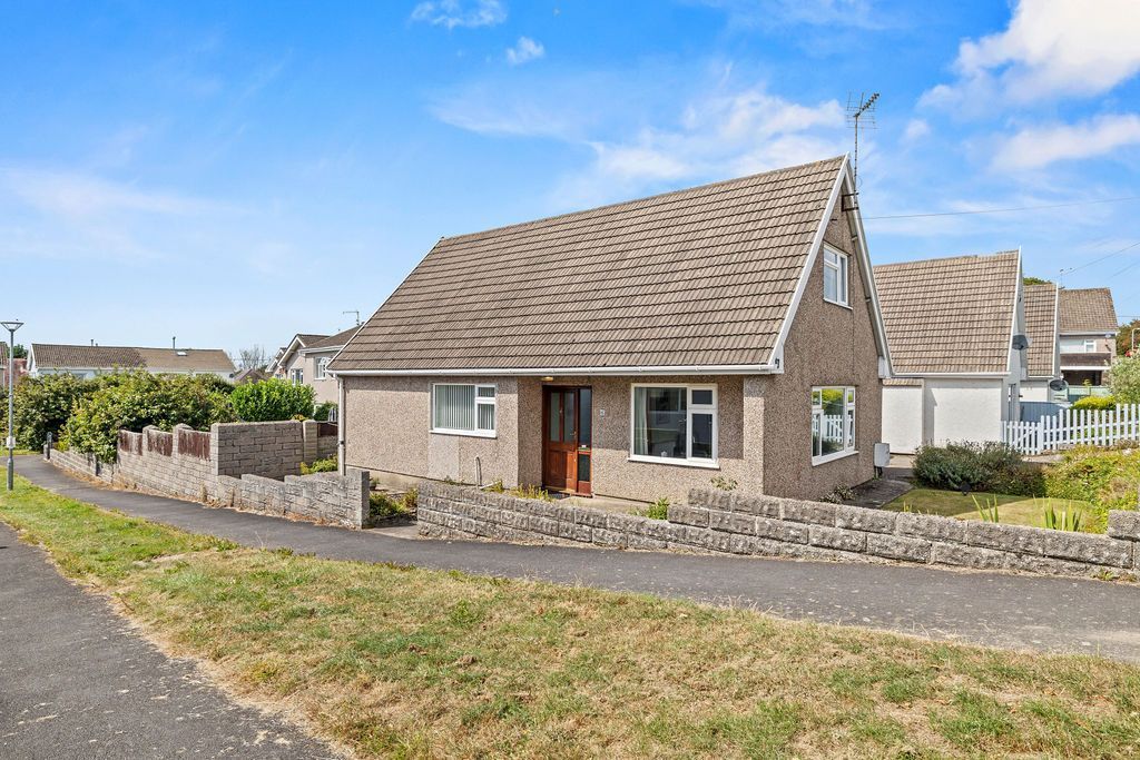 Property photo 1 of 28