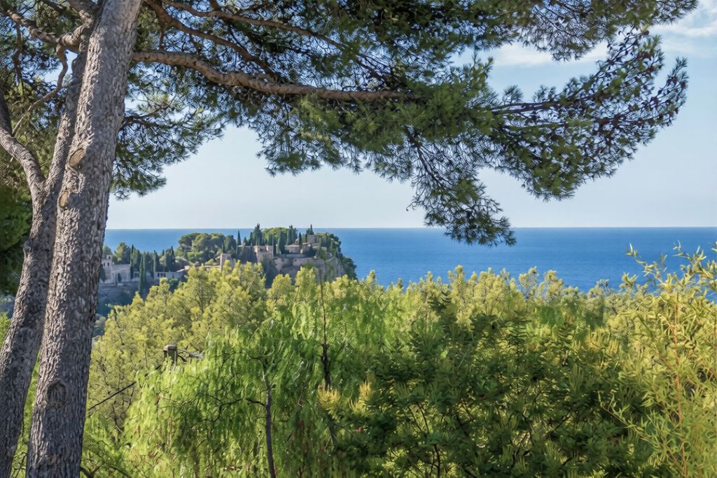 Property photo 1 of 1