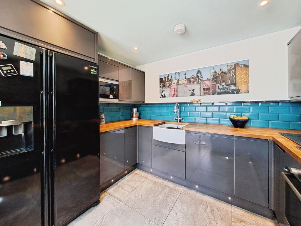 Property photo 3 of 17 Pbox-Img.Jpg