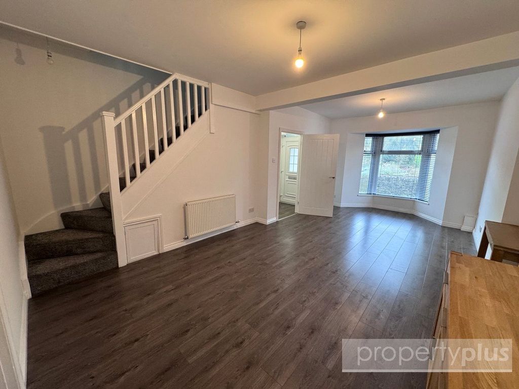 Property photo 2 of 15 Picture No. 11