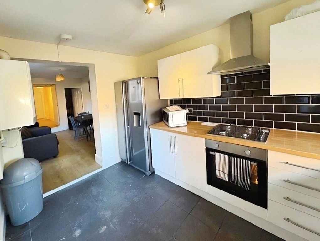 Property photo 3 of 8 Picture No. 06