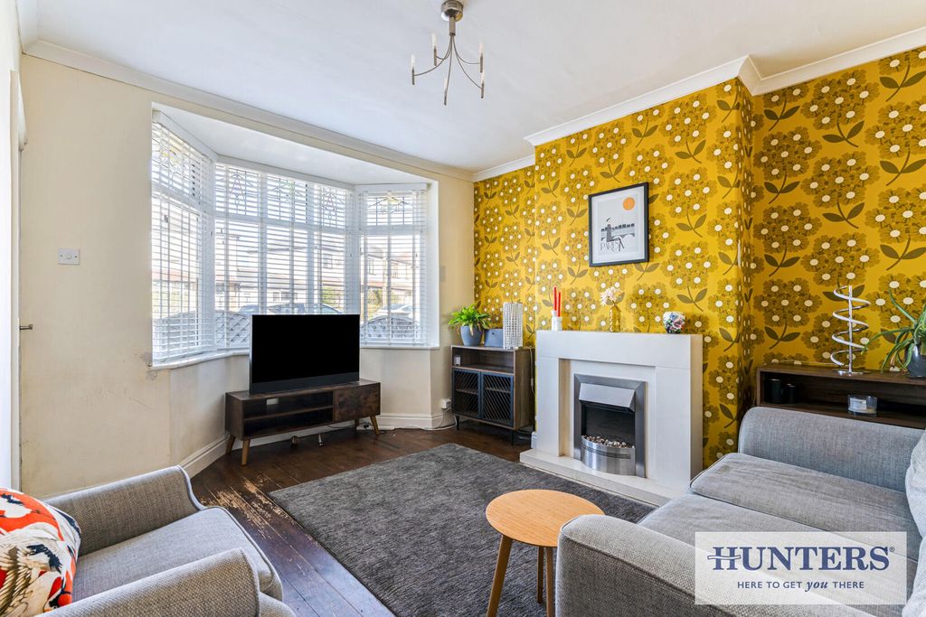 Property photo 2 of 24 Living Room