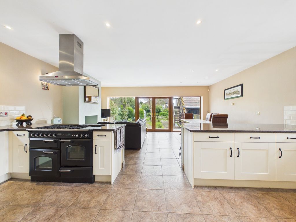 Property photo 2 of 34 4863787